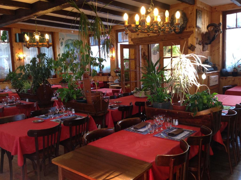 Les Touristes Hotel Abondance Luaran gambar