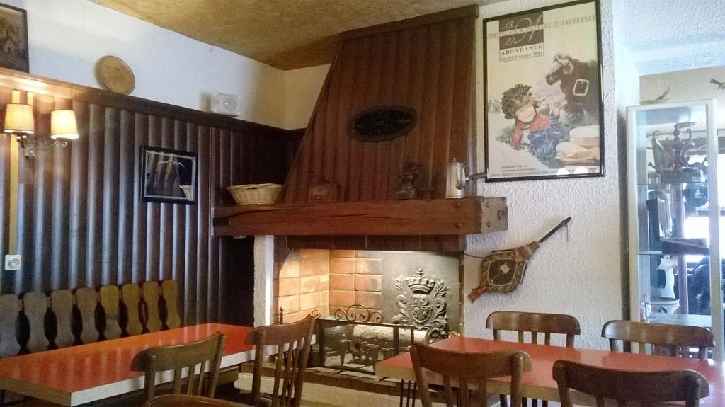 Les Touristes Hotel Abondance Luaran gambar