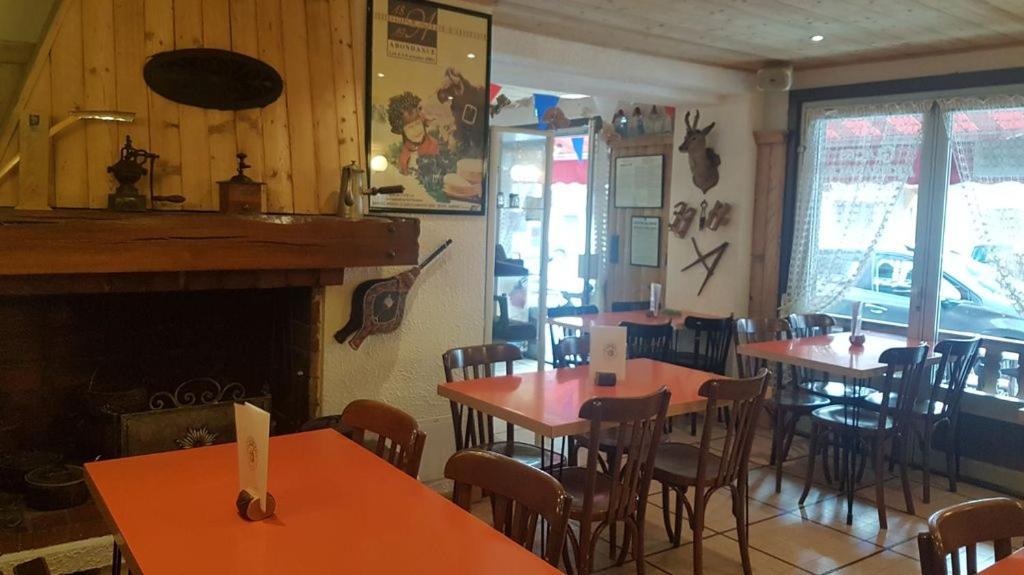 Les Touristes Hotel Abondance Luaran gambar